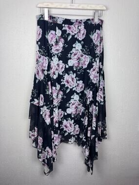 The Pyramid Collection Floral skirt size Large